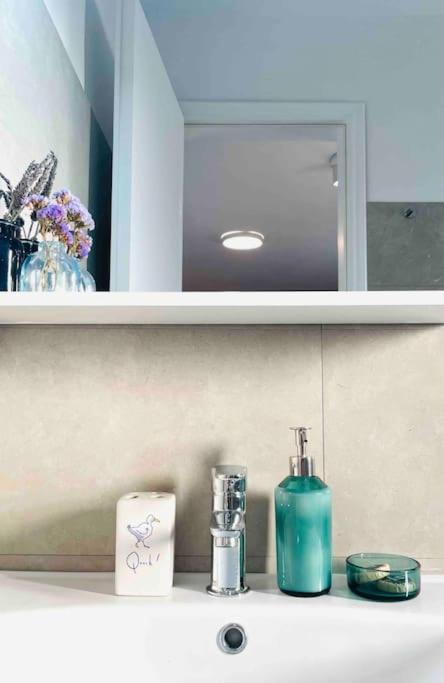 Cozy, Newly Renovated Apartment In Gavrio. Bagian luar foto