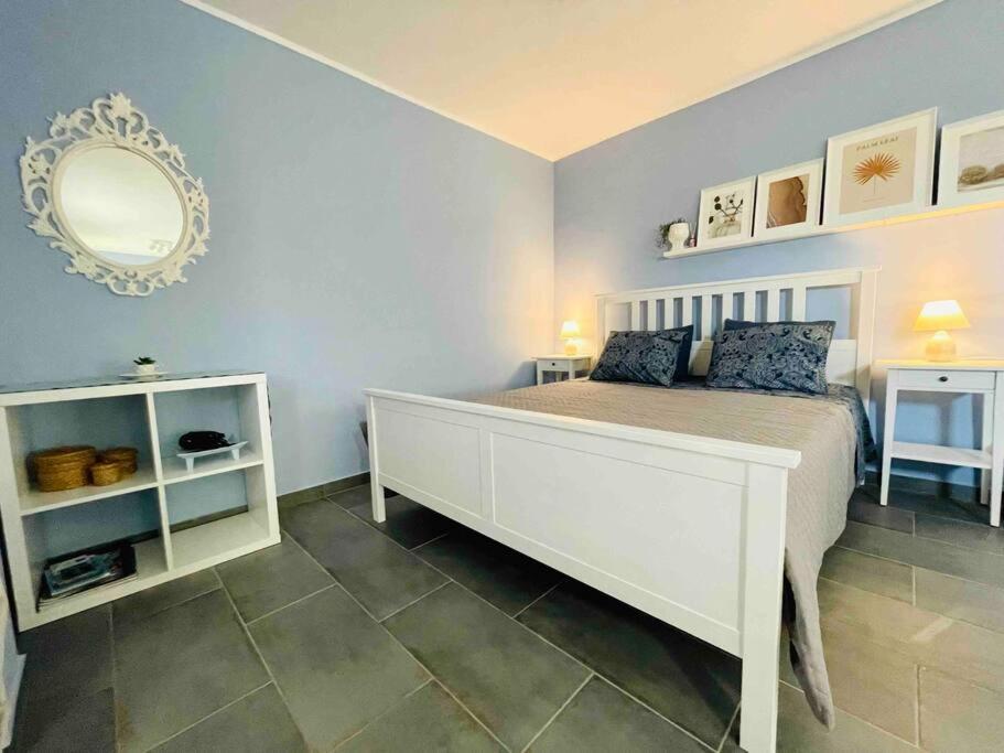 Cozy, Newly Renovated Apartment In Gavrio. Bagian luar foto