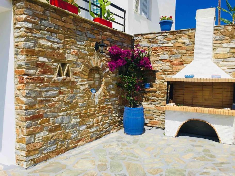 Cozy, Newly Renovated Apartment In Gavrio. Bagian luar foto