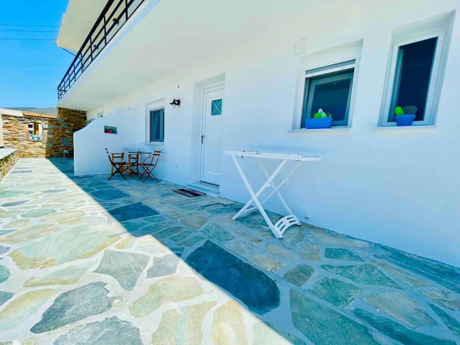 Cozy, Newly Renovated Apartment In Gavrio. Bagian luar foto