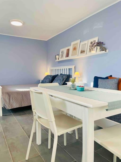 Cozy, Newly Renovated Apartment In Gavrio. Bagian luar foto